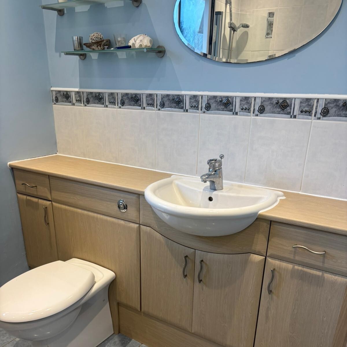 Bathroom and vanity unit wrapping by Wrap Effect